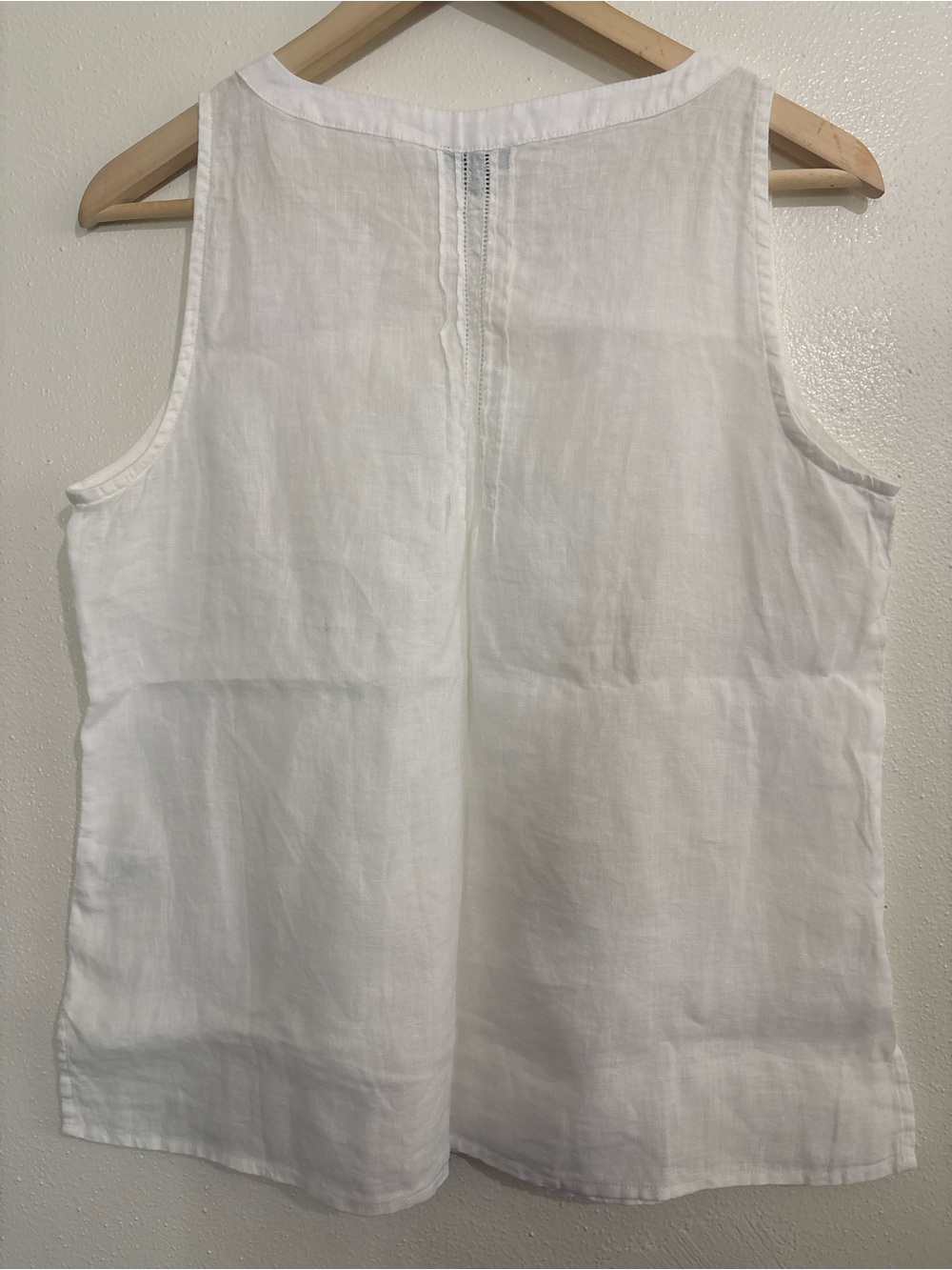 SOLD- Talbots NWOT Linen Pintuck Yoke Shell Tank - Picture 3 of 7